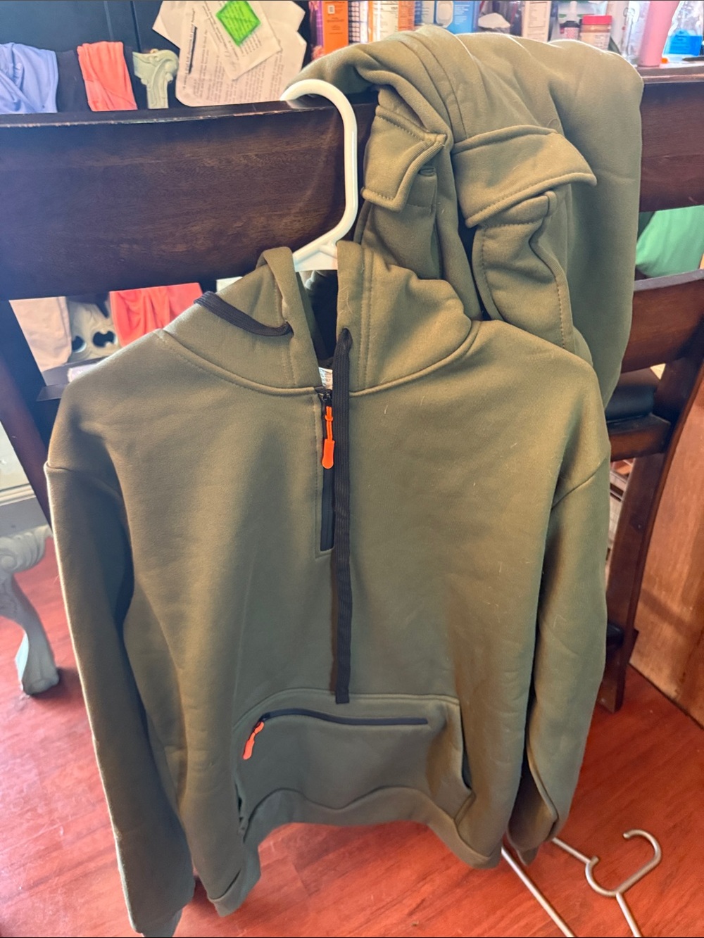MENS MEDIUM Olive Green Hooded Pullover & matching cargo joggers